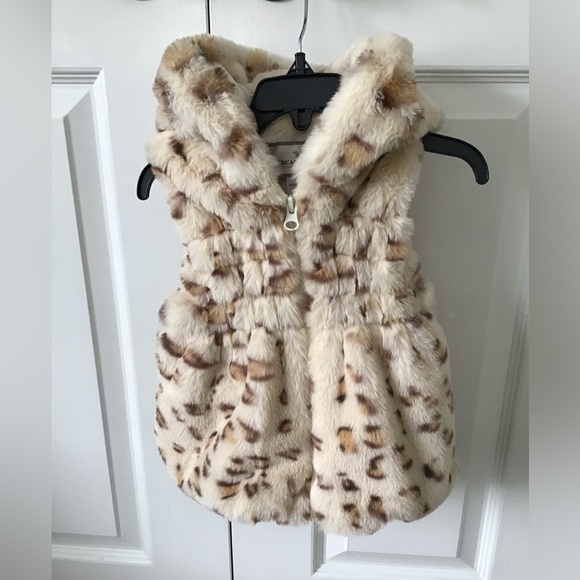 WIDGEON Ruched Faux Fur VestCream LeopardSize 2T